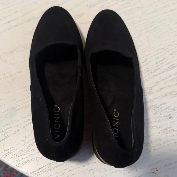 Vionic Willa Black Suede Wedge Women's Loafers. Size 10 - Picture 1 of 4